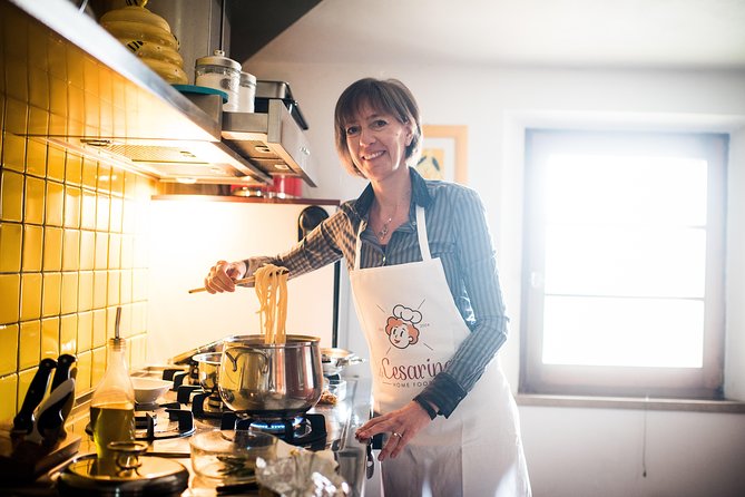 Cesarine: Market Tour & Cooking Class at Locals Home in Lucca - What to Expect