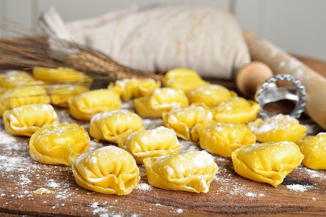 Cesarine: Market Tour & Cooking Class at Locals Home in Siena - Exploring Sienas Culinary Culture