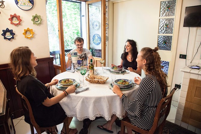 Cesarine: Market Tour & Home Cooking Class in Bari - Hosts Insider Culinary Tips