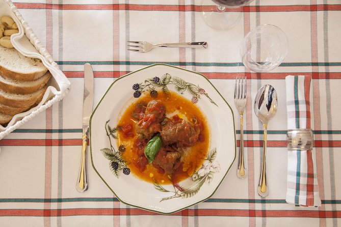 Cesarine: Market Tour & Home Cooking Class in Bari - Accessible and Private Setting