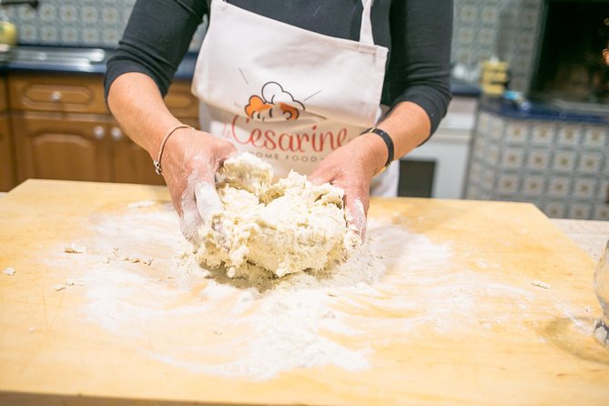 Cesarine: Pizza & Tiramisu Class at a Locals Home in Pescara - Customizable Private Lesson