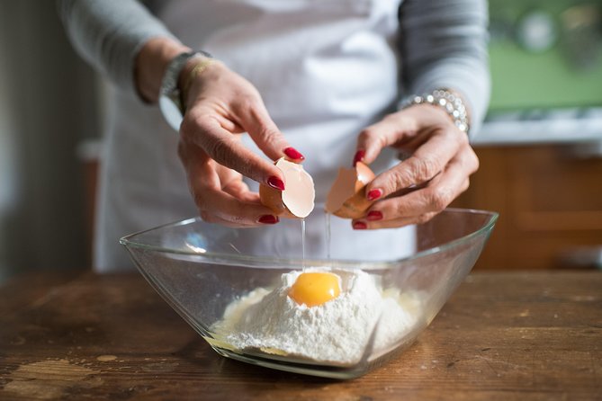 Cesarine: Small Group Pasta and Tiramisu Class in La Spezia - Meeting and Additional Information