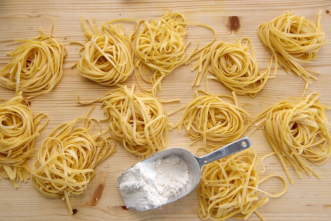Cesarine: Small Group Pasta & Tiramisu Class in Rome - Intimate Learning Environment
