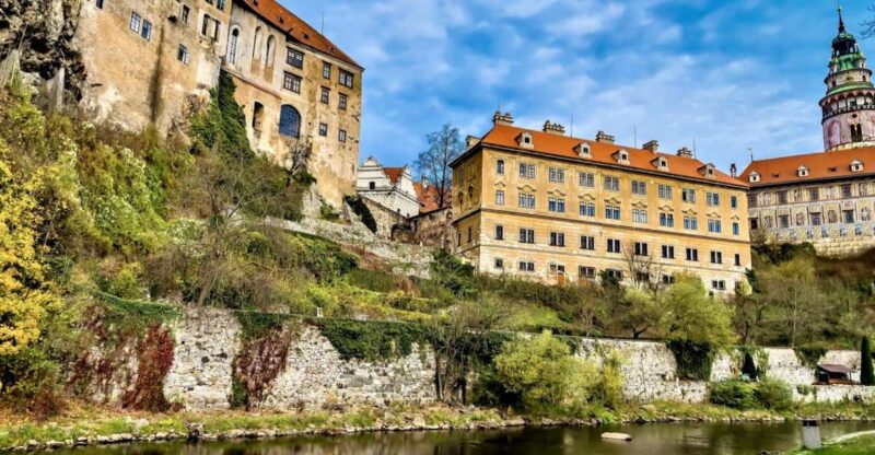 Cesky Krumlov: Express Walk With a Local in 60 Minutes - Key Points