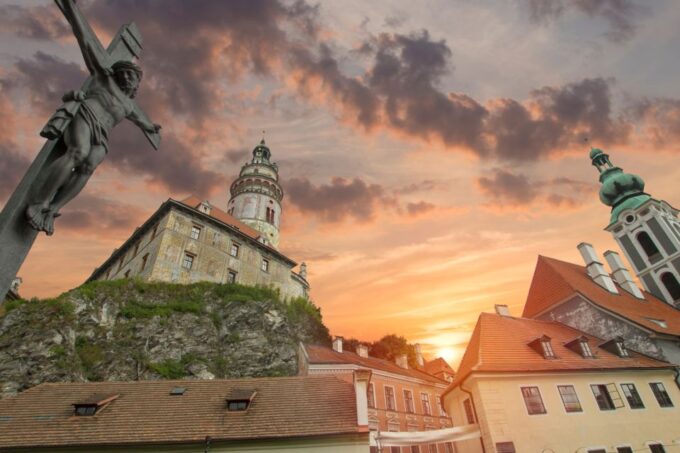 Cesky Krumlov: First Discovery Walk and Reading Walking Tour - Frequently Asked Questions