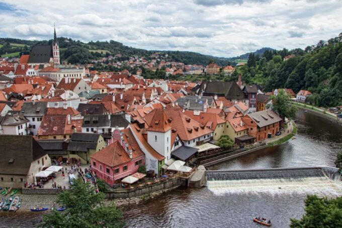 Cesky Krumlov Private Day Trip From Prague - Dining and Local Experiences