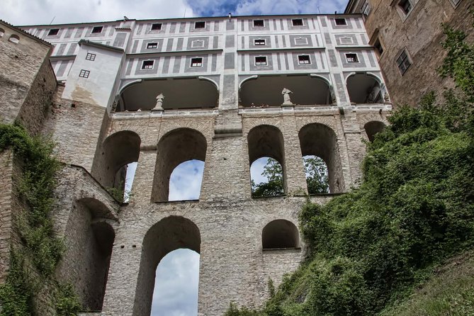 Cesky Krumlov Private Day Trip From Prague With Lunch and Castle Admission - Lunch and Dining