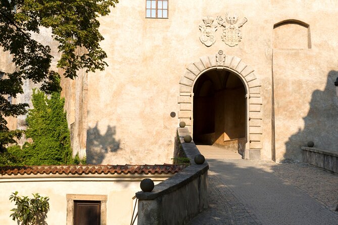 Cesky Krumlov Scavenger Hunt and Best Landmarks Self-Guided Tour - Booking and Confirmation