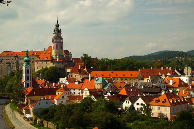 Cesky Krumlov Scavenger Hunt and Best Landmarks Self-Guided Tour - Tour Highlights and Landmarks