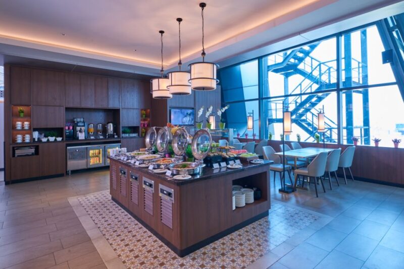 CGK Jakarta Airport: Premium Lounge Access - Lounge Amenities