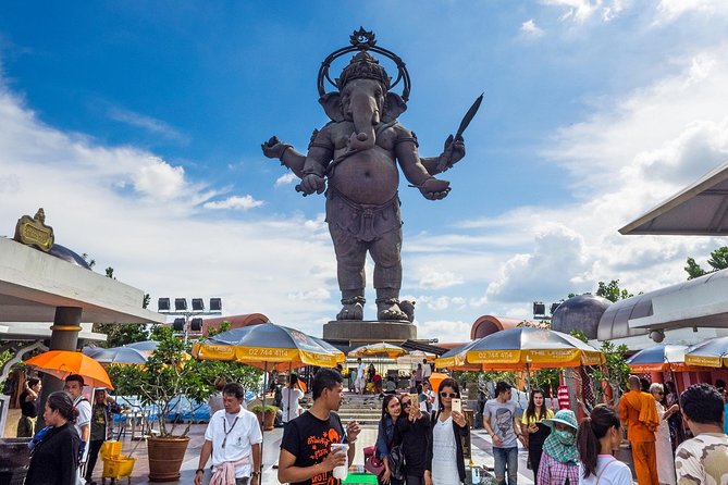 Chachoengsao One Day Trip From Bangkok : Historic Market and Buddhist Temples - Private Tour Experience