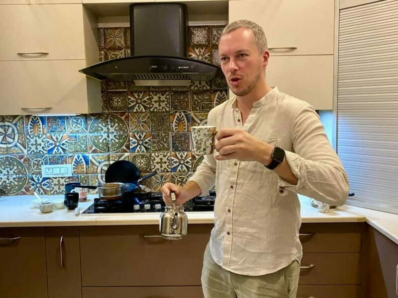 Chai Master Class - Savor Food in an Indian Family Home - The Sum Up