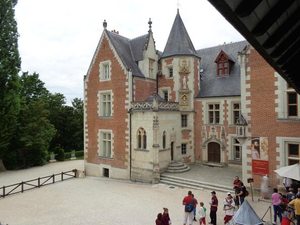 Chambord, Chenonceau, Da Vinci Castle Small Group Trip From Paris - Quick Points