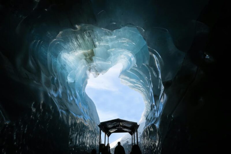 Chamonix: Guided Tour to the Aiguille Du Midi and Montenvers - Discovering the Montenvers Mer De Glace