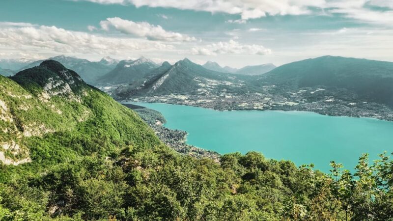 Chamonix: Private Transfer From Geneva With Wi-Fi and Water - Accessibility and Requests