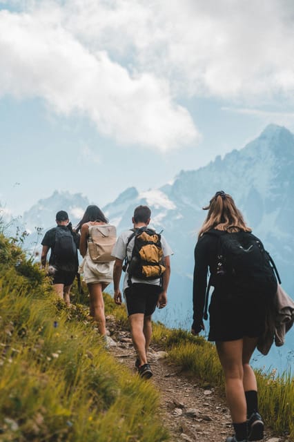 Chamonix: Sunset Hike & Cheese Fondue in an Alpine Land - Meeting Point and Logistics