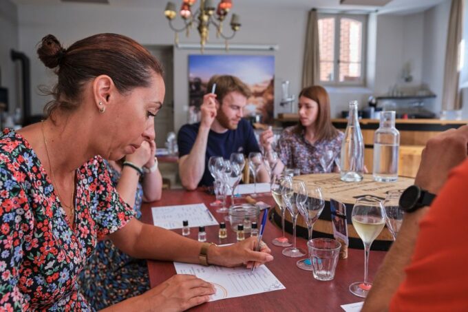 Champagne: Champagne Tasting Class With Lunch - Cellar Visit at Le Clos Corbier