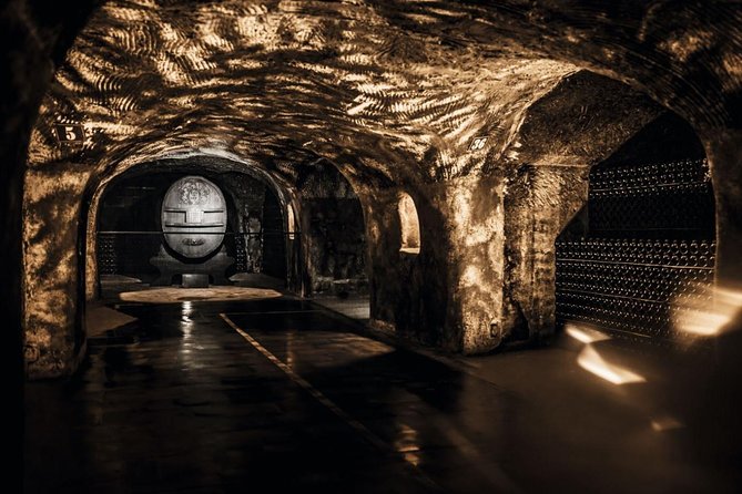 Champagne Moet and Chandon Private Tour With Tastings From Reims or Epernay - Ratings and Reviews