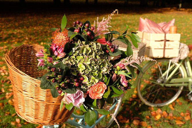 Champagne Picnic Hamper for 2 With Retro Bicycles Manchester - Delectable Menu Options