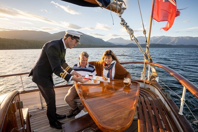 Champagne Sightseeing Cruise on Lake Te Anau - Cruise Duration and Capacity