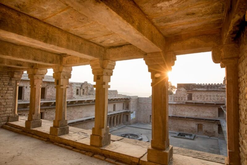 CHANDERI EXCURSION FROM JHANSI - Key Points