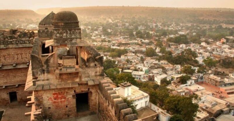 CHANDERI EXCURSION FROM JHANSI - Pickup and Transportation