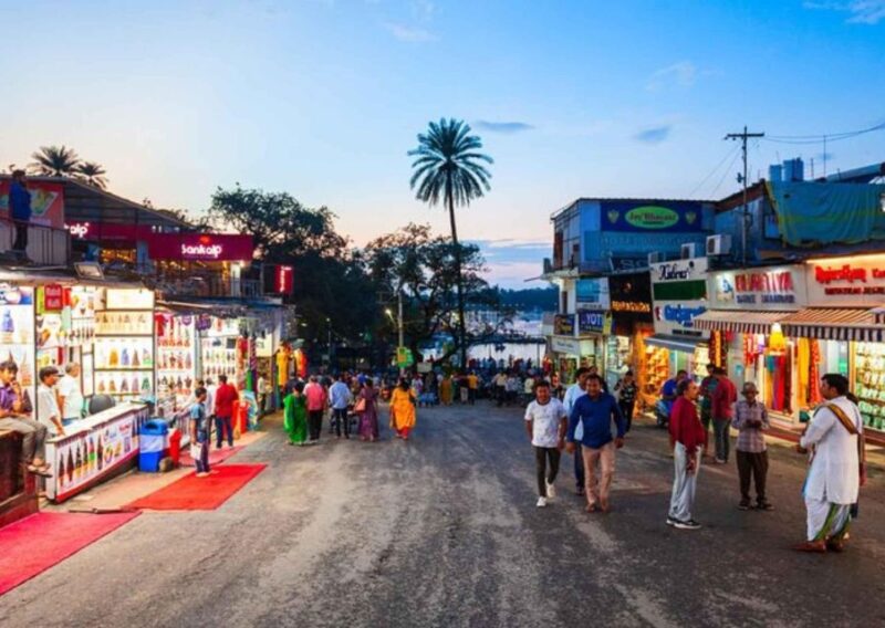 Chandigarh Nightlife Tour With Shopping and Food Tasting - Vibrant Night Markets