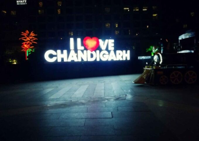 Chandigarh Nightlife Tour With Shopping and Food Tasting - Tibetan Market Shopping