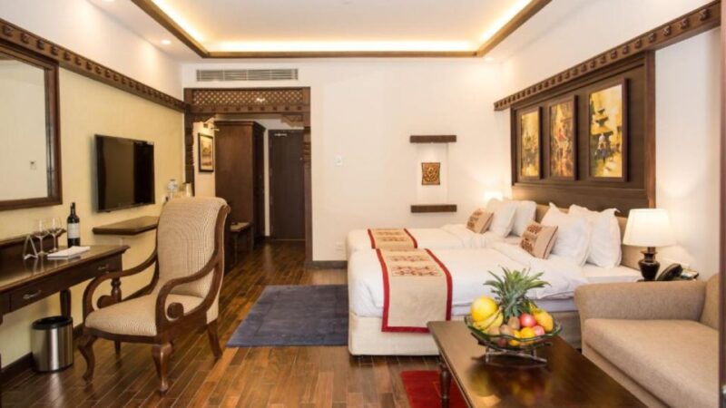 Chandragiri Hills & Monkey Temple Tour With Luxurious Stay - Included Services