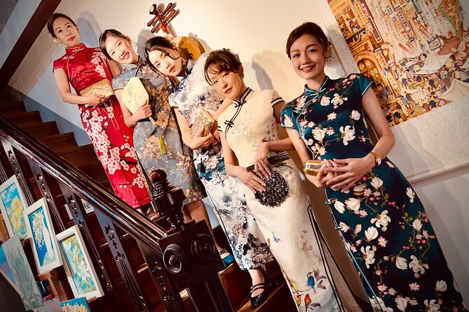 Changing Cheongsam in Dadaocheng, Taipei City - Photoshoot Experience