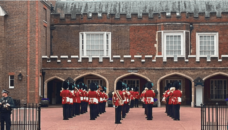 Changing of the Guard at Buckingham Palace - Itinerary and Highlights