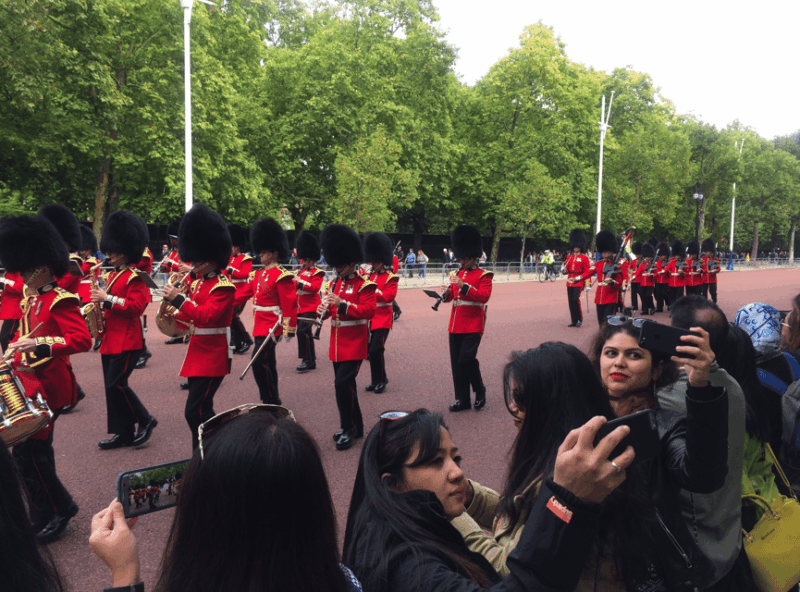 Changing of the Guard at Buckingham Palace - Customer Reviews
