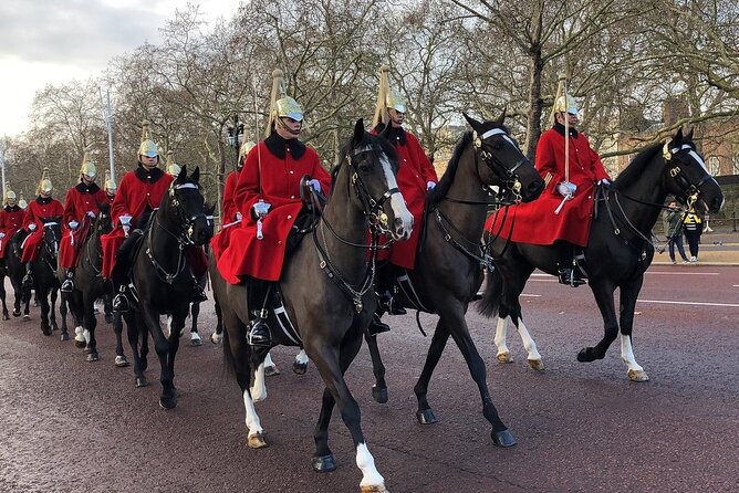 Changing of the Guard Guided Walking Tour in London - Tour Meeting and End Points