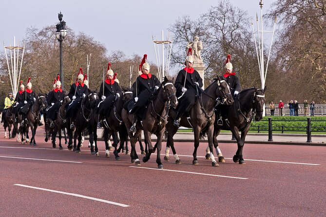 Changing of the Guard Walking Tour Experience - Expert Tour Guide Commentary