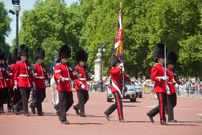 Changing of the Guard Walking Tour Experience - Highlights of the Experience