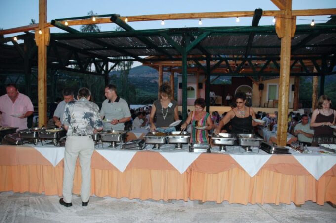 Chania: Cretan Folklore Night With Buffet and Transfer - Reservation and Payment