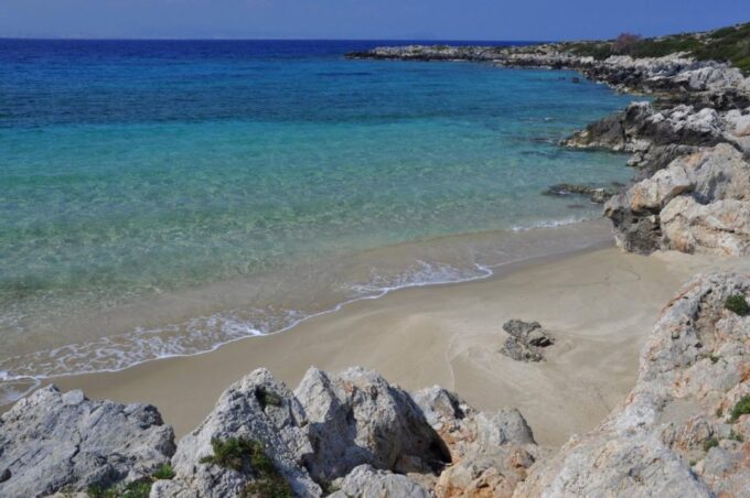Chania: Full-Day Sailing Cruise With Lunch - Group Size and Duration