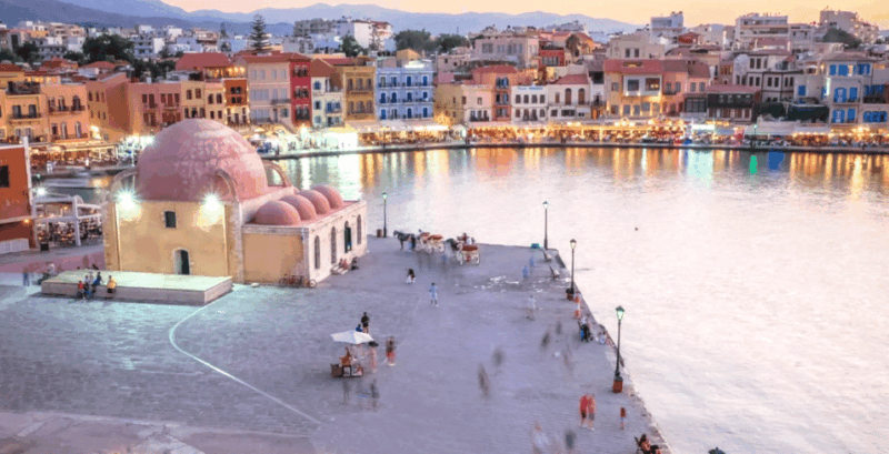 Chania in a Nutshell: Crete's Ancient & Modern History Tour - Exploring Chania Old Town