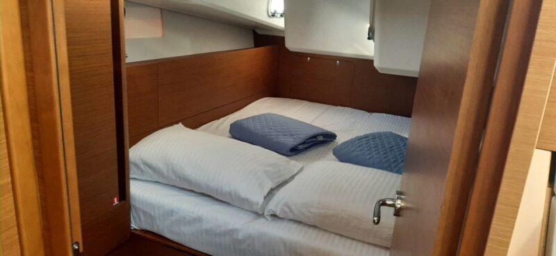 Chania Old Port: Private Sailing Cruise With Meal & Swimming - Private Group up to 4