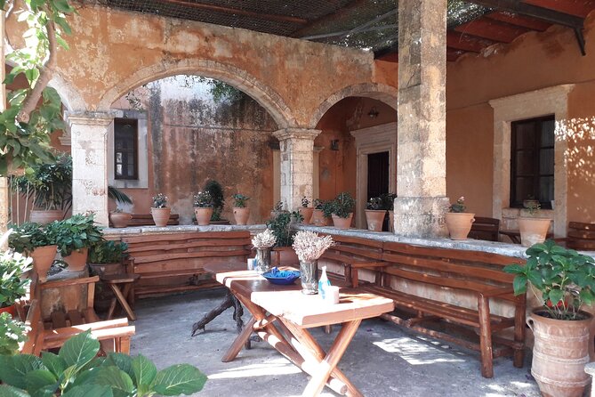 Chania: Old Town, Public Market, Hill of Prophet Elias, Agia Triada - What to Bring