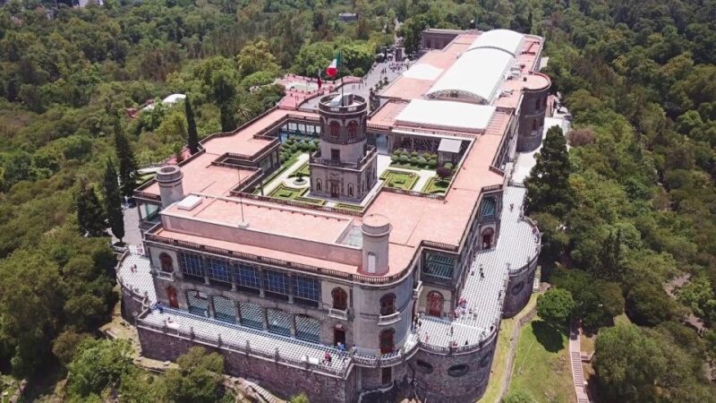 Chapultepec Castle Tour: Explore the Luxurious Chambers - Guide and Languages