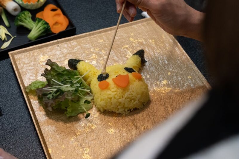 Character Bento Cooking -Regular Program- - Instructor and Language