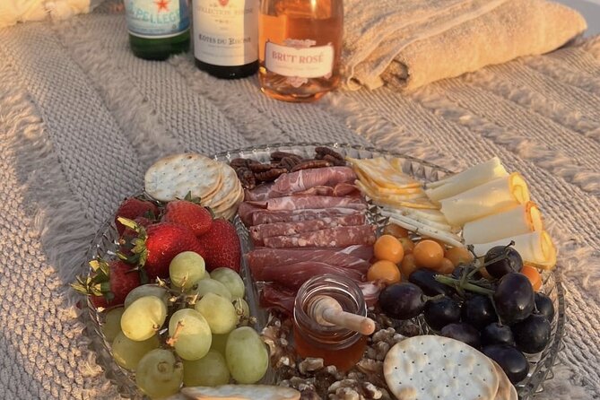 Charcuterie Board and Wine Tasting in Marina Bay - Participation Requirements