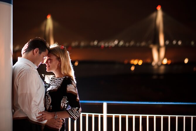 Charleston Harbor Luxury Dinner Cruise With Live Music - Full-Service Cash Bar
