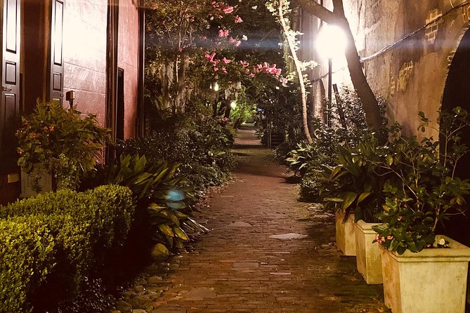 Charleston Haunted Booze and Boos Ghost Walking Tour - Charlestons Haunted History