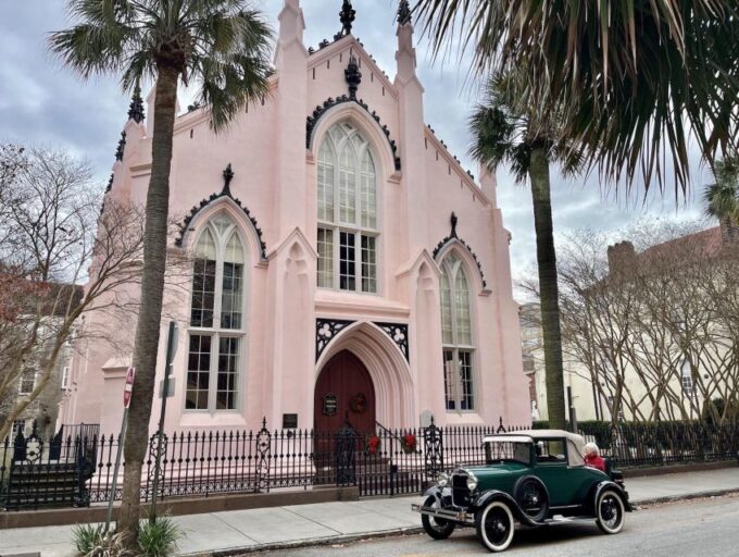 Charleston: History and Architecture Guided Walking Tour - Exploring Charlestons Rich History