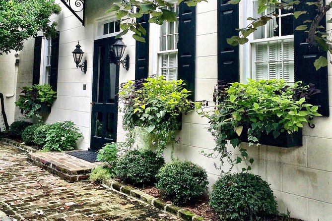 Charleston History, Homes, and Architecture Guided Walking Tour - Immerse in Charlestons Rich History