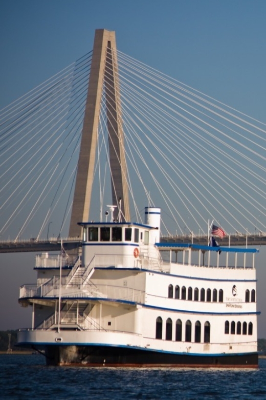 Charleston: Luxury Harbor Dinner Cruise - Accessibility and Seating Arrangements