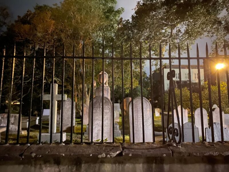 Charleston: Real Hauntings of Charleston Guided Tour - Accessibility and Language