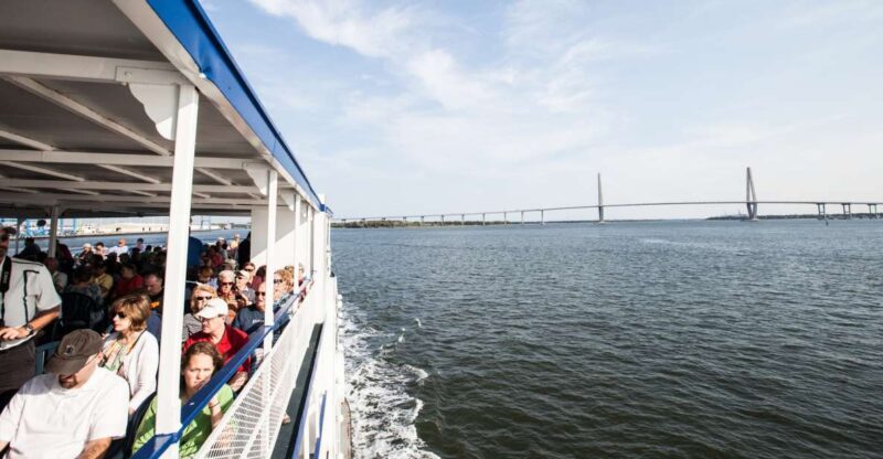 Charleston: Sightseeing Harbor Tour & Dolphin Watch - Live Narration and Historical Insights